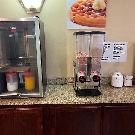 Americas Best Value Inn Pharr/Mcallen Exterior photo